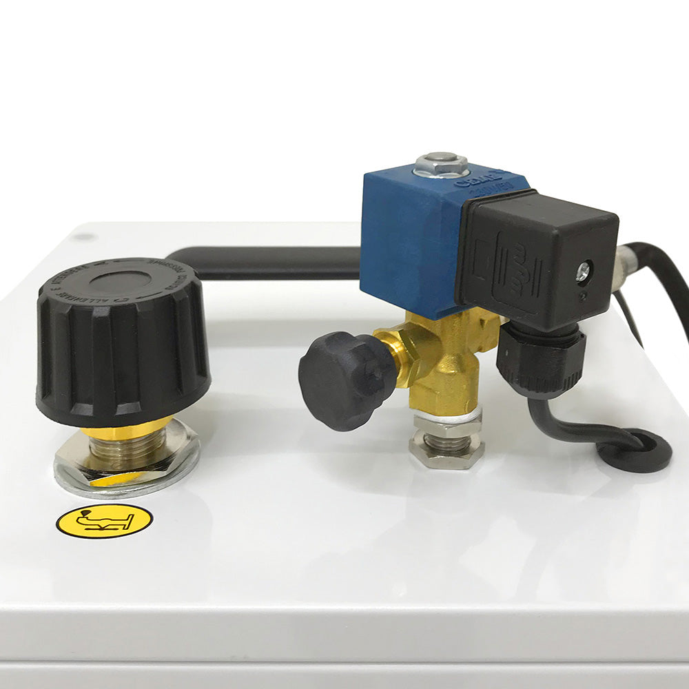 EOLO Pulitore GVK5P TOPRA Vapore Multiuso Professionale Pulizia Igienizzazione Sanificazione Pavimenti Tappezzeria Sistema di Pulizia Vaporetto Disinfettare Materassi Kit Pulizia Interni Auto Anticalcare Made in Italy Garanzia 5 Anni Efficienza A++