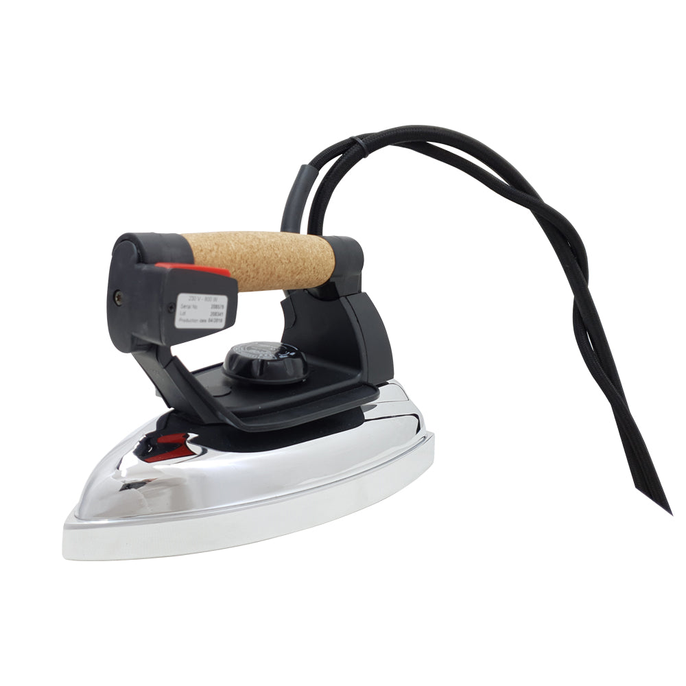 Sistema stirante professionale GVK17 con Caldaia in Acciaio inox AISI 304 e Resistenza esterna anticalcare (4,5 L) Classe energetica A++ Made in Italy Garanzia 5 anni