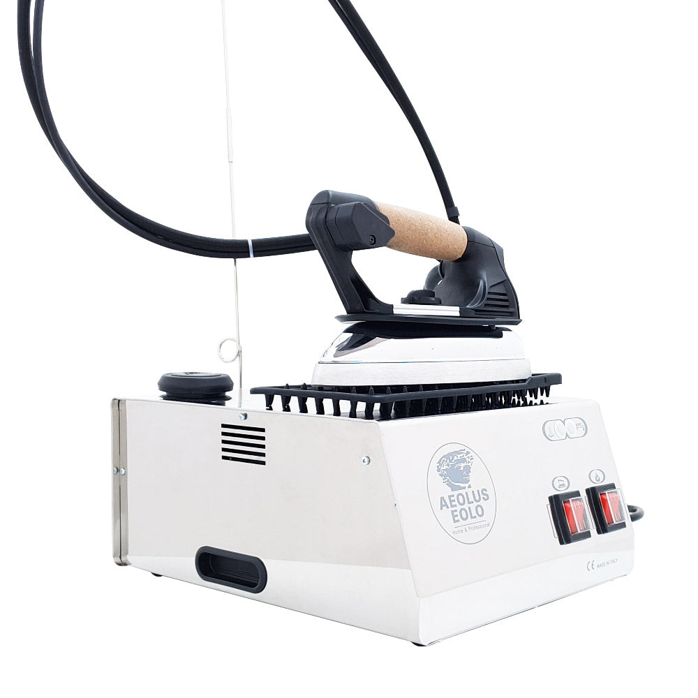 Sistema stirante professionale GVK10 RA con Caldaia in Acciaio inox AISI 304 Ricarica automatica e Resistenza esterna anticalcare Classe energetica A++ Made in Italy Garanzia 5 anni