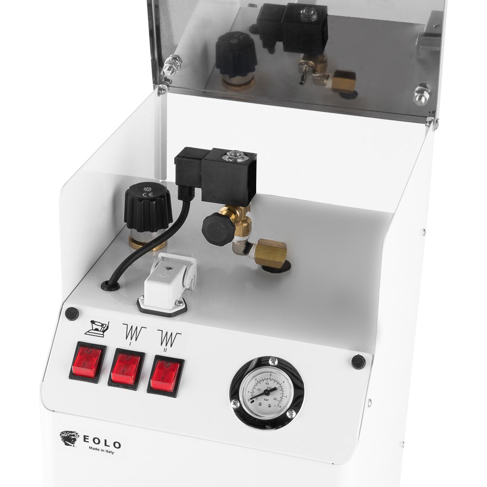 Sistema stirante professionale AV01 S RA con Caldaia in rame a Risparmio energetico Resistenza esterna anticalcare e Ricarica automatica Classe energetica A++ Made in Italy Garanzia 5 anni