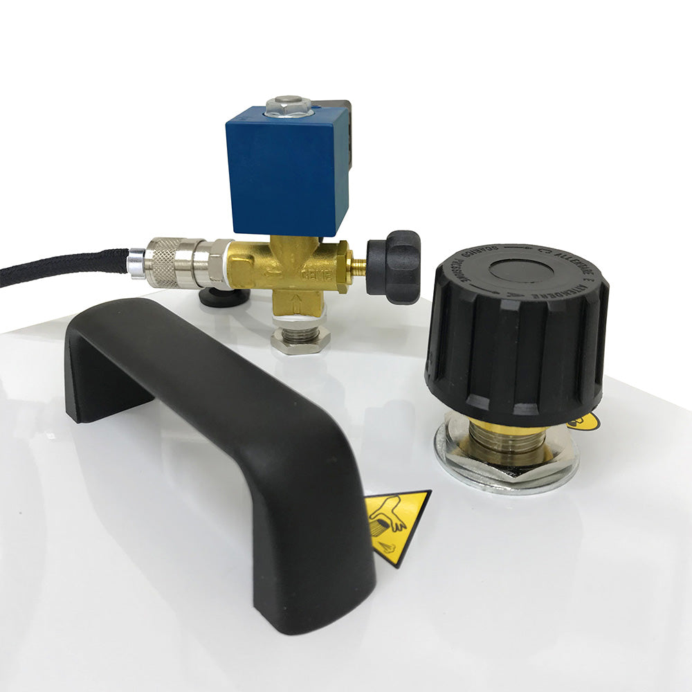 EOLO Pulitore GVK5P TOPRA Vapore Multiuso Professionale Pulizia Igienizzazione Sanificazione Pavimenti Tappezzeria Sistema di Pulizia Vaporetto Disinfettare Materassi Kit Pulizia Interni Auto Anticalcare Made in Italy Garanzia 5 Anni Efficienza A++