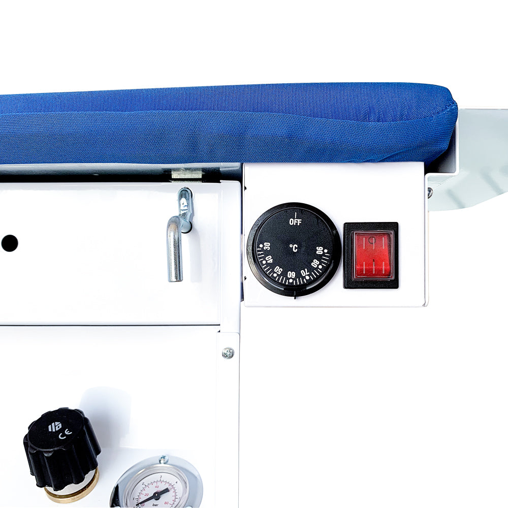 Tavolo da stiro professionale modello TS03 con caldaia e Ferro da stiro Motore aspirante Piano riscaldato con termostato Classe Energetica A++ Made in Italy Garanzia 5 anni