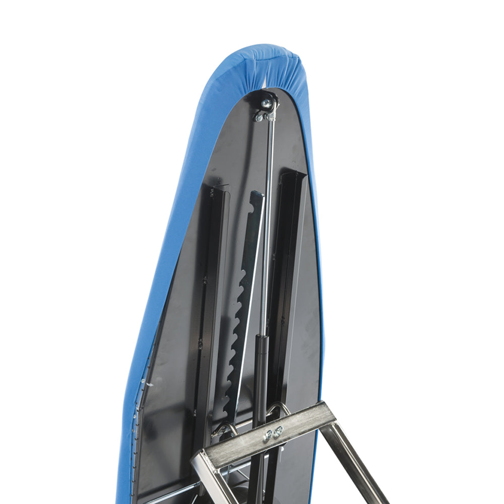 EOLO Tavolo da Stiro AT17 VRA (121x44 cm) Professionale Pieghevole Motore Aspirante Soffiante Piano Riscaldato Ferro da Stiro Generatore Vapore con Caldaia Ricarica Automatica Consolle Display Elettronico Made in Italy Garanzia 5 Anni Efficienza A++