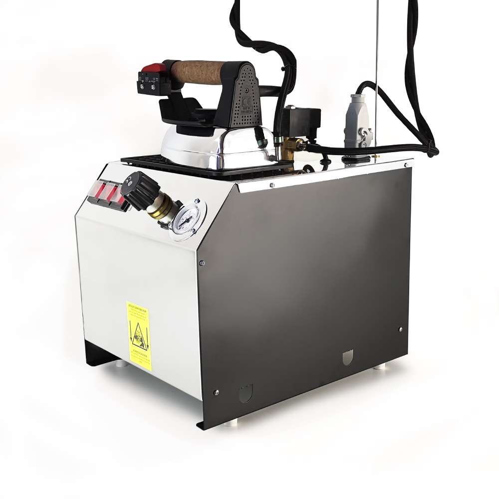 Sistema stirante professionale AV01 CF RA con Ricarica automatica Caldaia in rame a Risparmio energetico e Resistenza esterna anticalcare Classe energetica A++ Made in Italy Garanzia 5 anni