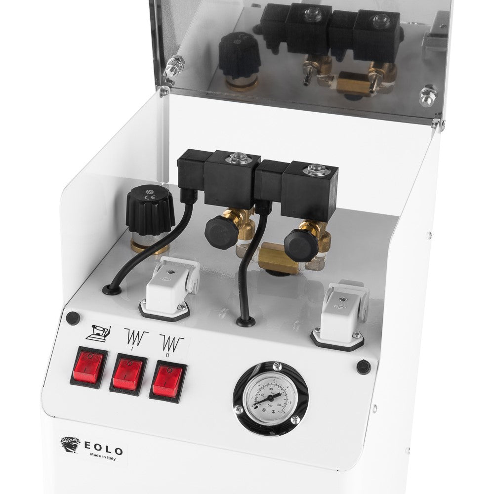 Sistema stirante professionale AV01 SS RA con Caldaia in rame a Risparmio energetico Resistenza esterna anticalcare e Ricarica automatica Classe energetica A++ Made in Italy Garanzia 5 anni