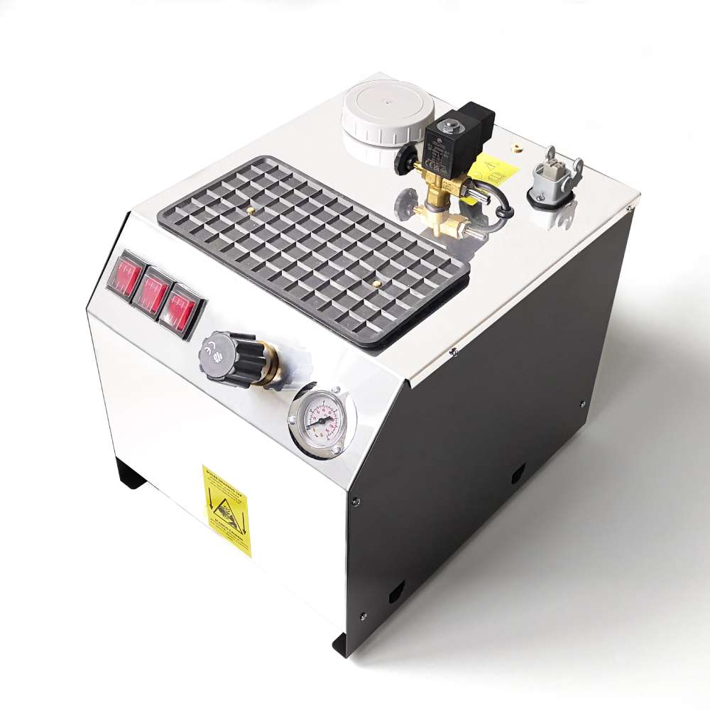 Sistema stirante professionale AV01 CF RA con Ricarica automatica Caldaia in rame a Risparmio energetico e Resistenza esterna anticalcare Classe energetica A++ Made in Italy Garanzia 5 anni