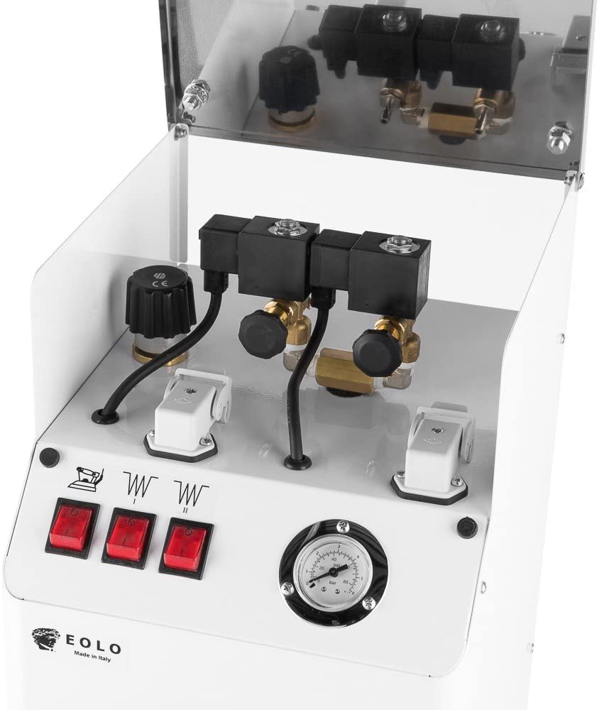 Sistema stirante professionale AV01 FS RA con Caldaia in rame a Risparmio energetico Resistenza esterna anticalcare e Ricarica automatica Classe energetica A++ Made in Italy Garanzia 5 anni